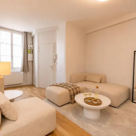 New Stylish 4 Stars Apt, 12 Min Walk To Le Marais *